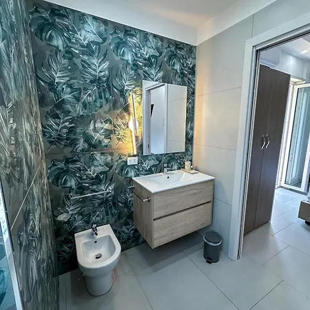 לינה וארוחת בוקר House - 4*